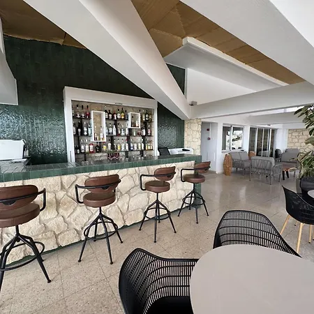公寓式酒店 瓦拉齐亚海滩套房酒店-仅限成人 基索内加
